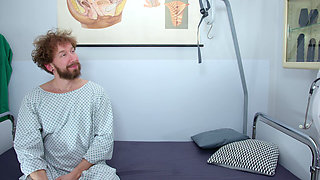 Breeding Doctor - Hunter Johnson 's Fertility Hospital Visit Ends with Sexy Doctor Anna Lynx Getting Creampied