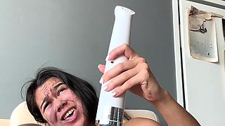 Sexy hottie Anetta Keys enjoys a solo toy masturbation