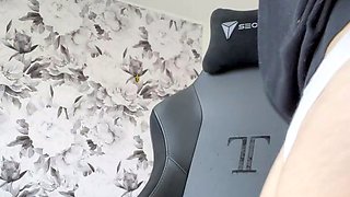 Petite amateur redheaded teen pisses and sucks cock