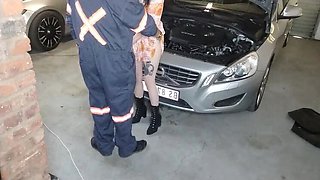 Amateur Housewife Fucked In Car For Cash - Homemade Brunette Babe Cumshot