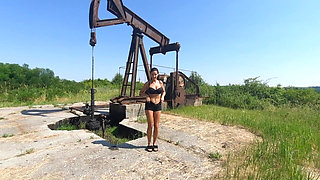 Outdoor Nudity: Oil Industry