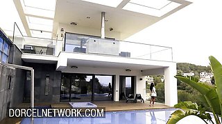 Gorgeous outdoor fuck with a glamorous long-legged doll Susy Gala