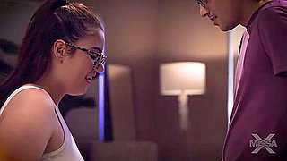 Ellie Nova-Missax Honey