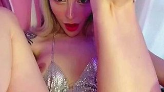 Large amateur cam woman uses two of her toys to masturbate
