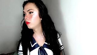 Nerdy amateur british teen babe masturbates