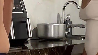 A Beautiful Amateur Couple Shares Kitchen and Have Delicious Morning Sex