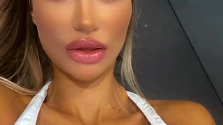 Monika Fox Is Just Posing In The Gym