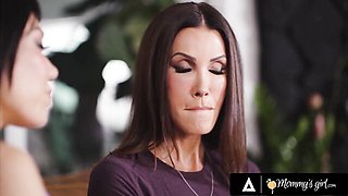 Watch tender Shay Sights's dirt