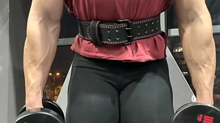 Imagine getting your head crushed between this female bodybuilders biceps