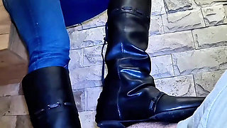 A Slave at My Feet.worship Your Mistress a Slave at My Feet.worship Your Mistress