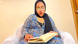 When Beautiful 45yo Egypt Hijab Aunty Reading A Book, Then 18yo Neighbor Fucks Her (big Boobs & Huge Ass Milf Arab Sex)