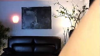 Nerdy amateur british teen babe masturbates