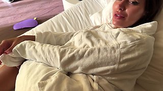 Sisi Rose delivers sensual POV housewives blowjob heat